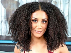 Amateur, Cul, Chambre à dormir, Masturbation, Seins naturels, Dénudage, Tatouage, Vibromasseur