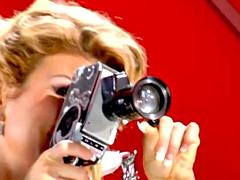 Lieveling, Grote mammen, Blond, Lesbisch, Moeder die ik wil neuken, Tieten likken