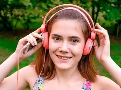 Минет, Брюнетки, Смазливые, Ласковые ручки, Лизание, Киски, Короткая стрижка, Молоденькие