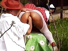 Cul, Extrême, Pénétrer avec le poing, Allemand, Mère que j'aimerais baiser, De plein air, Public, Rasée