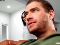 Grosser schwanz, Braunhaarige, Kehlenfick, Schwanz, Hd, Natürlich, Pov, Muschi