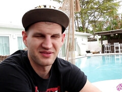 18 ans, Grosse bite, Sucer une bite, Queue, Première fois, Petite femme, Rugueux, Adolescente