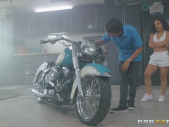 Sucer une bite, Tromperie, Énorme, Jeans, Cuir, Mature, Jarretelles, Nénés