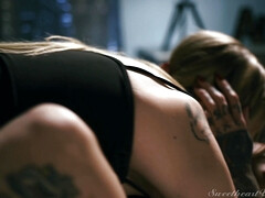 Kont, Grote mammen, Blond, Zoenen, Lesbisch, Likken, Kut duiken, Tieten likken