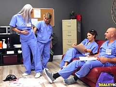 Grosse titten, Blondine, Blasen, Arzt, Hd, Krankenschwester, Tittenfick, Uniform