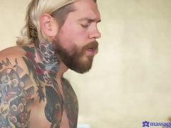 Sucer une bite, Éjaculation interne, En levrette, Doigter, Massage, Huilée, Chatte, Mouillée