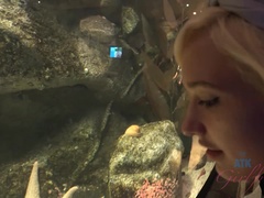 浴室, 汚れた　, 彼女, パンティ, 小柄, オマンコ, ショートヘア, スカート