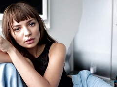 18 jahre, Arsch, Braunhaarige, Höschen, Zierlich, Erotischer film, Solo, Jungendliche (18+)