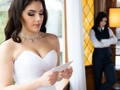 Grote kont, Vingeren, Zoenen, Likken, Masturbatie, Natuurlijke tieten, Kut duiken, Strippen