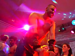 素人, デカチン, 着衣女と全裸男, Hd, 異人種間, オージー, パーティ, 馬乗り
