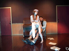 Lieveling, Grote lul, Grote mammen, Pijpbeurt, Hondjeshouding, Sperma in gezicht, Roodharige vrouw, Tatoeage