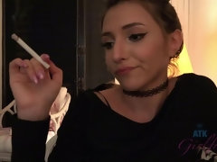 Enthousiasteling, Blond, Sperma in mond, Orgasme, Gezichtspunt, Kut duiken, Roken, Tieten likken