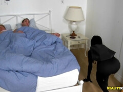 Dormitorio, Mamada, Morena, Engañando, Corridas, Corridas faciales, Pequeña, Flaco