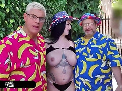 Culo grande, Verga grande, Tetas grandes, Corrida, Masaje, Al aire libre, Coño, Trio