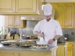 Nana, Sucer une bite, Brunette brune, En levrette, Hd, Femme au foyer, Cuisine, Seins naturels