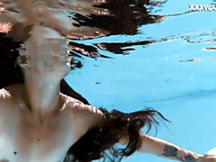 Culo, Morena, Hembra, Húngaro, Piscina, Solo, Adolescente, Tetas