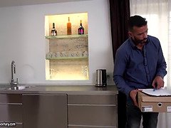 Culo grande, Verga grande, Morena, Masturbacion con pies, Pajear, Lamidas, Madres para coger, Chupando