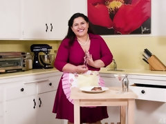 Gorda, Culo grande, Penetracion con dedos, Pajear, Cocina, Pezones, Medias largas, Estriptis