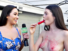 Américain, Noire, Sucer une bite, En levrette, Jeans, Maigrichonne, Tatouage, Adolescente