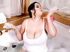 Belle grosse femme bgf, Gros cul, Gros seins, Brunette brune, Rondelette, Doigter, Masturbation, Solo