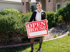 Badkamer, Grote kont, Pijpbeurt, Hondjeshouding, Latijnse vrouw, Kousen, Tatoeage, Tieten likken