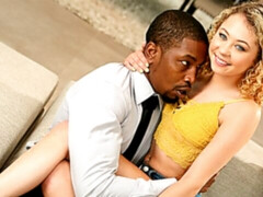 Noire, Blonde, Sucer une bite, En levrette, Interracial, Rasée, Maigrichonne, Adolescente