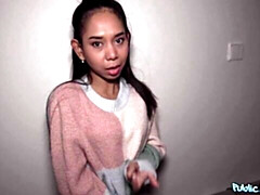 Grosser arsch, Blasen, Braunhaarige, Hundestellung, Interrassisch, Geld, Natürlichen titten, Im freien