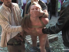 アナル, デカパイ, ボンデージ, 茶髪の, 服従, 公共, ラフ, バイブレーター