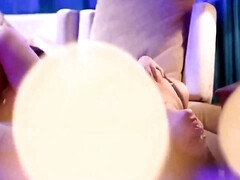 Gros cul, Brunette brune, Dingue, Lesbienne, Mère que j'aimerais baiser, Chatte, Nénés, Mouillée