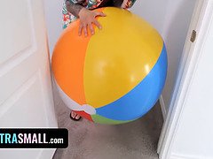 Gros cul, Bikini, Tir de sperme, Queue, En levrette, Pieds, Hd, Tabou