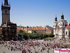 Amateur, Sucer une bite, Brunette brune, En levrette, Léchez, Masturbation, Soeurs, Nénés