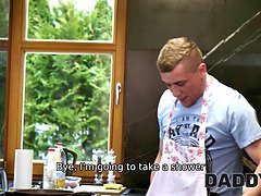 Tschechisch, Papi, Hd, Zierlich, Rasiert, Tätowierung, Jungendliche (18+), Titten