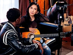 Enthousiasteling, Anaal, Grote kont, Bruinharig, Hondjeshouding, Hardcore, Moeder die ik wil neuken, Natuurlijke tieten