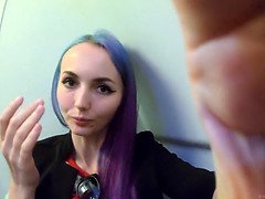 Solo tramp fingering her jummy snatch