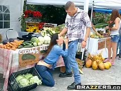 Grosser schwanz, Grosse titten, Blasen, Sperma im mund, Hd, Ehefrau