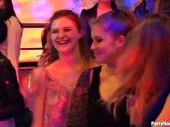 Enthousiasteling, Pijpbeurt, Groep, Moeder die ik wil neuken, Orgie, Feest, Openbaar