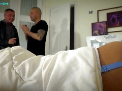 Gros seins, En levrette, Léchez, Mère que j'aimerais baiser, Chatte, Seins flasques, Tatouage, Nénés