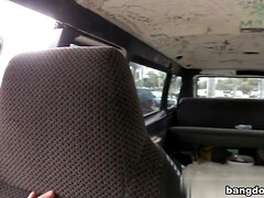 Beauté, Blonde, Plantureuse, Branlette thaïlandaise, Hard, Hd, Orgasme, Nénés