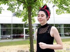 18 ans, Tir de sperme, Hard, Petite femme, Public, Réalité, Adolescente, Nénés