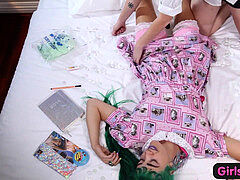 素人, ベッドルーム, 指いじり, 毛深い, キス, レズビアン, パンティ, 現実