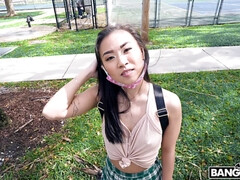 Asiatique, Sucer une bite, Brunette brune, Hard, Hd, De plein air, Public, Adolescente