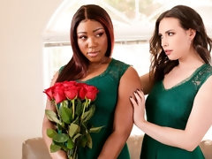 69, デカ尻, フェラチオ, ドレス, 手コキする, 異人種間, 淫乱熟女, ピアス