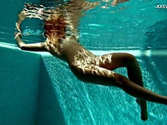 18 летние, Большая жопа, Женщины, Бассейн, На публике, Сербки, Молоденькие, Под водой