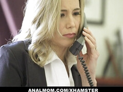 18 ans, Cul à la bouche, Gros cul, Blonde, Sucer une bite, Plantureuse, En gros plan de très près, Adolescente