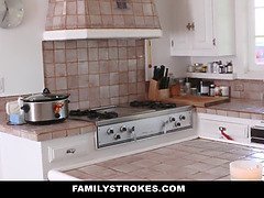 Familystrokes - hot mummy bails son to nail