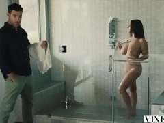 Большой член, Большие сиськи, Брюнетки, Грудастые, Сперма на лице, Поцелуи, Милф, Бритые