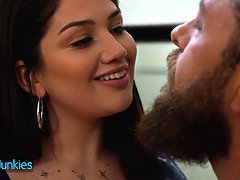 Grosse bite, Sucer une bite, Seins naturels, Mamelons, Chatte, Réalité, Chevaucher, Suçant