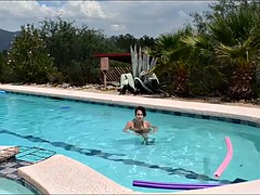 Chica, Tetas grandes, Morena, Piscina, Sexo soft, Tetas