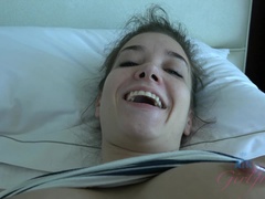 Amateur, Cul, Éjaculation interne, Pov, Rasée, Maigrichonne, Allumeuse, Sous la jupe