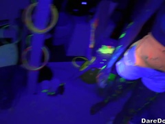 ビキニ, ブロンド, 茶髪の, 大学生, 学生寮, 剃毛, タトゥー, ティーン